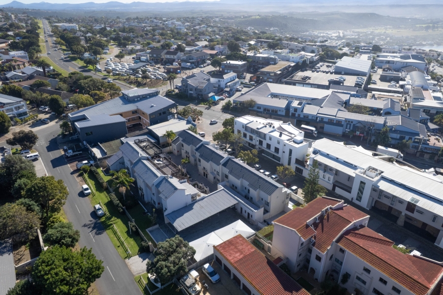 4 Bedroom Property for Sale in Plettenberg Bay Central Western Cape